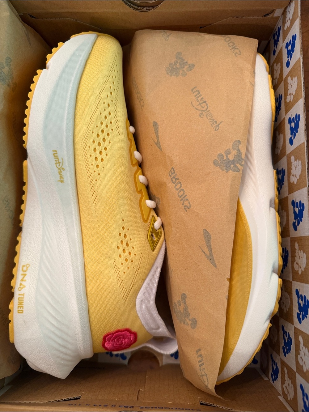 Brooks Belle run Disney glycerin Running Sneakers 8.5 women’s shoes